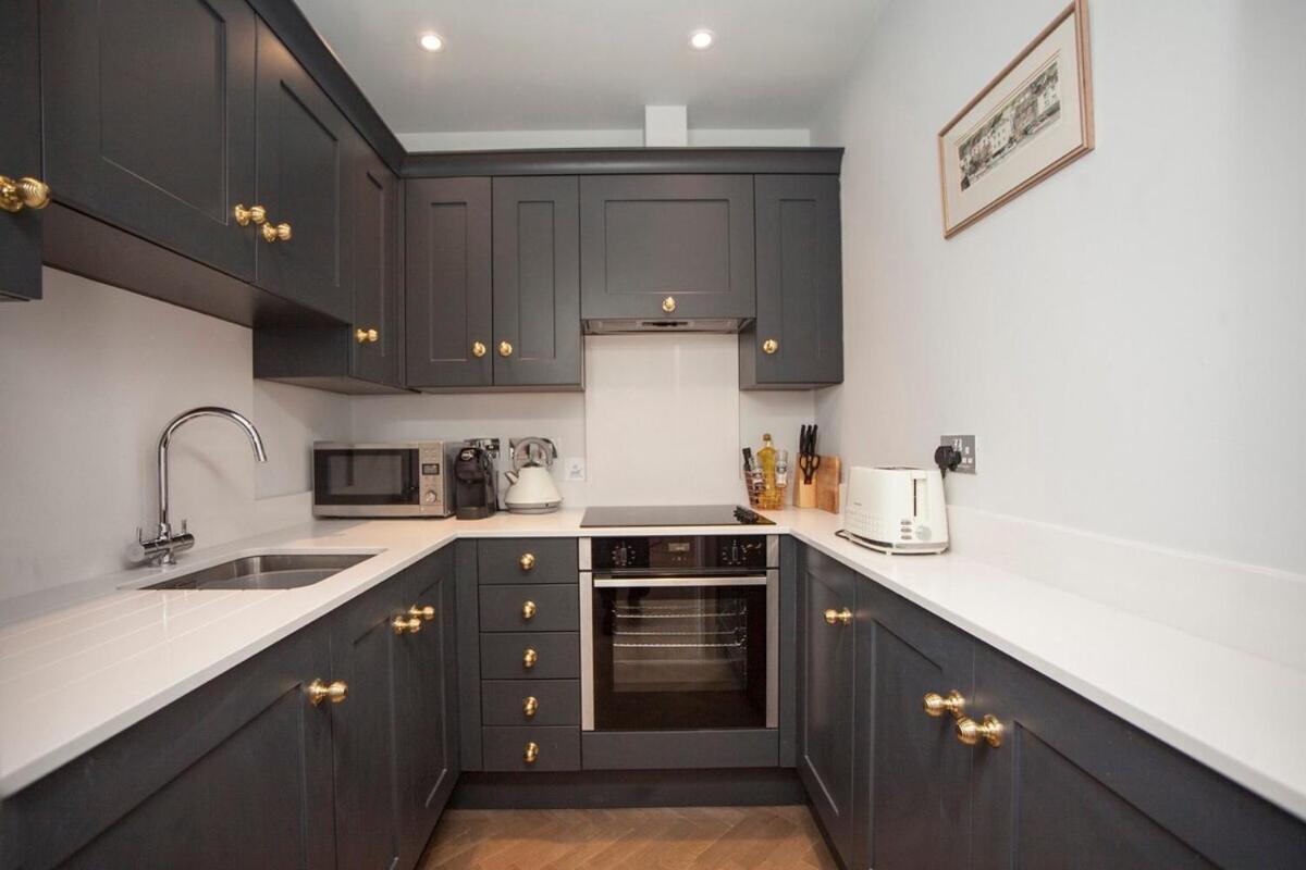 Stylish City Centre Apartment - באת' מראה חיצוני תמונה