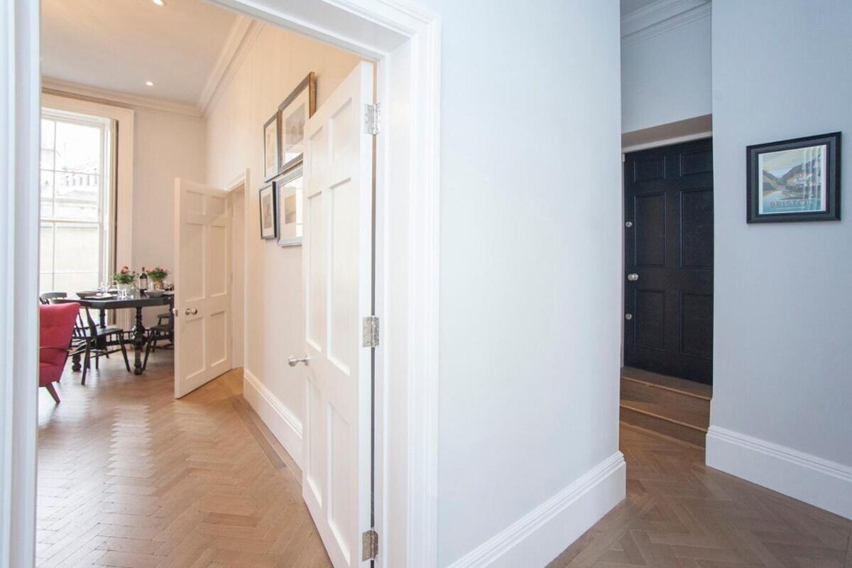 Stylish City Centre Apartment - באת' מראה חיצוני תמונה