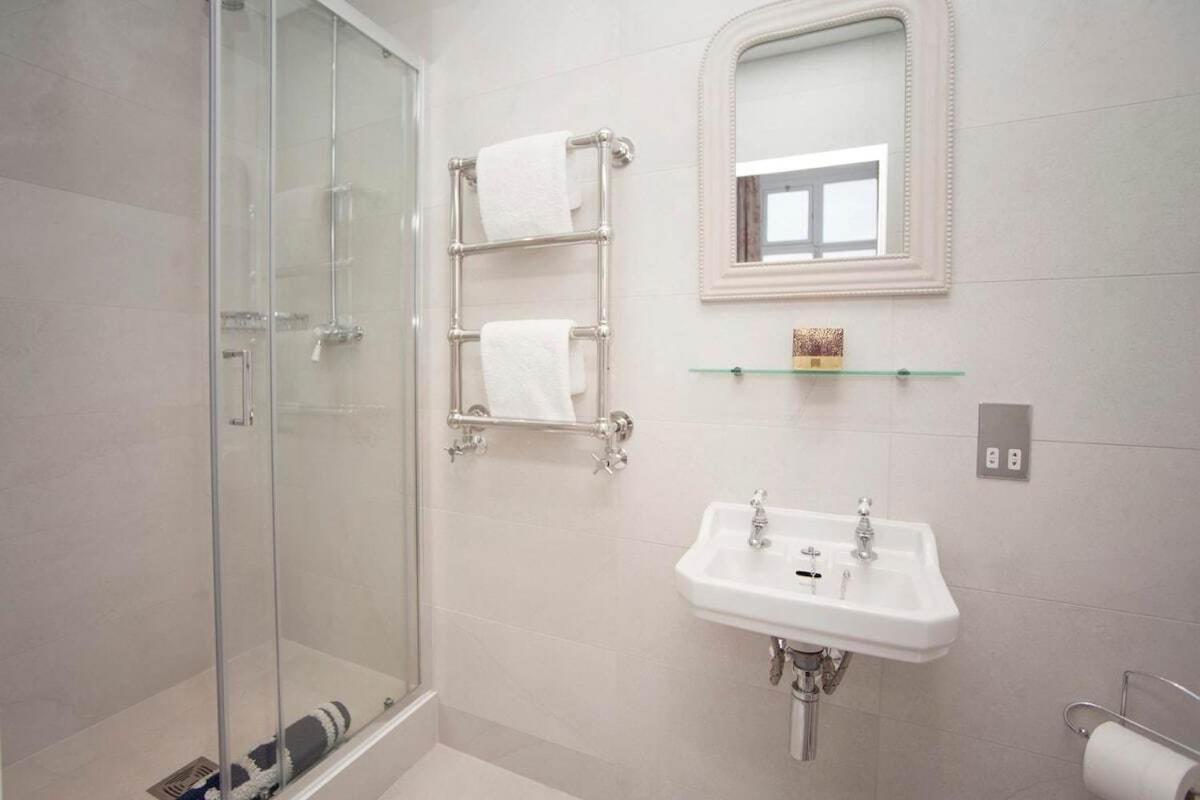 Stylish City Centre Apartment - באת' מראה חיצוני תמונה