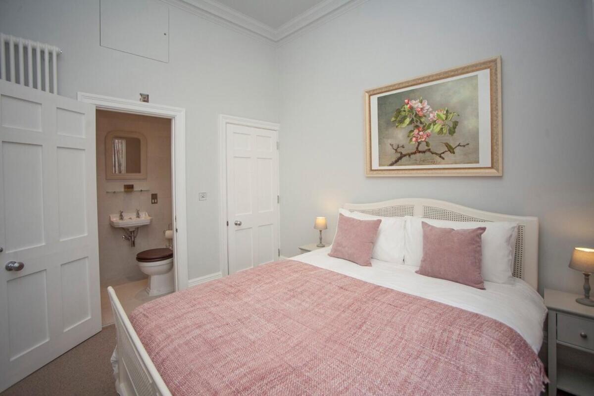 Stylish City Centre Apartment - באת' מראה חיצוני תמונה